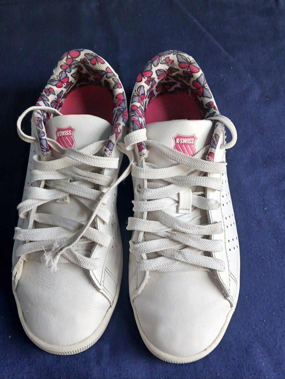 K-Swiss White Sneakers with Pink Floral Lining Size 4.5